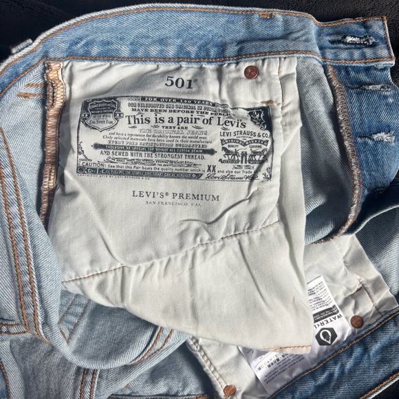 Women’s Levi’s Denim Shorts Style 501, Size W32 - Picture 4 of 12